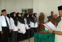 Mawardi Ali Lantik 76 Kepala Sekolah dan Seorang Pengawas