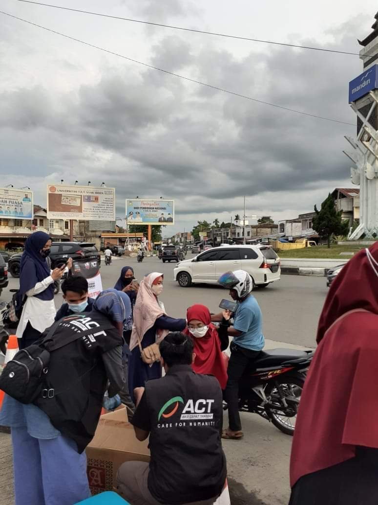 MRI Aceh Besar Berbagi Takjil