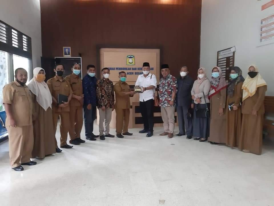 Disdikbud Aceh Besar Terima Kunjungan Komisi B DPRD Langkat 2 FB IMG 1621850756801