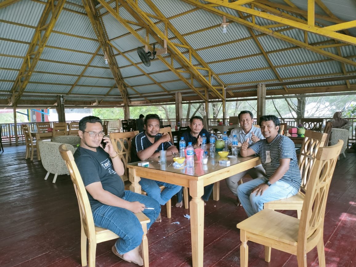 Makan Siang sambil Diskusi Santai dengan Ketua MADA