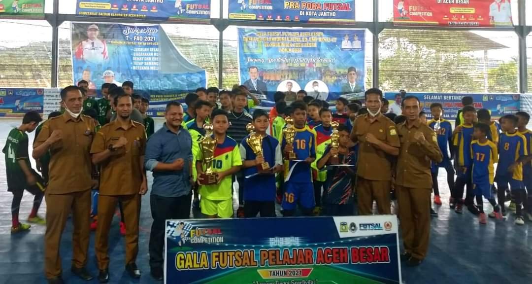 SDIK NQ dan SMPN 2 Indrapuri Juarai Gala Futsal Pelajar Aceh Besar Tahun 2021