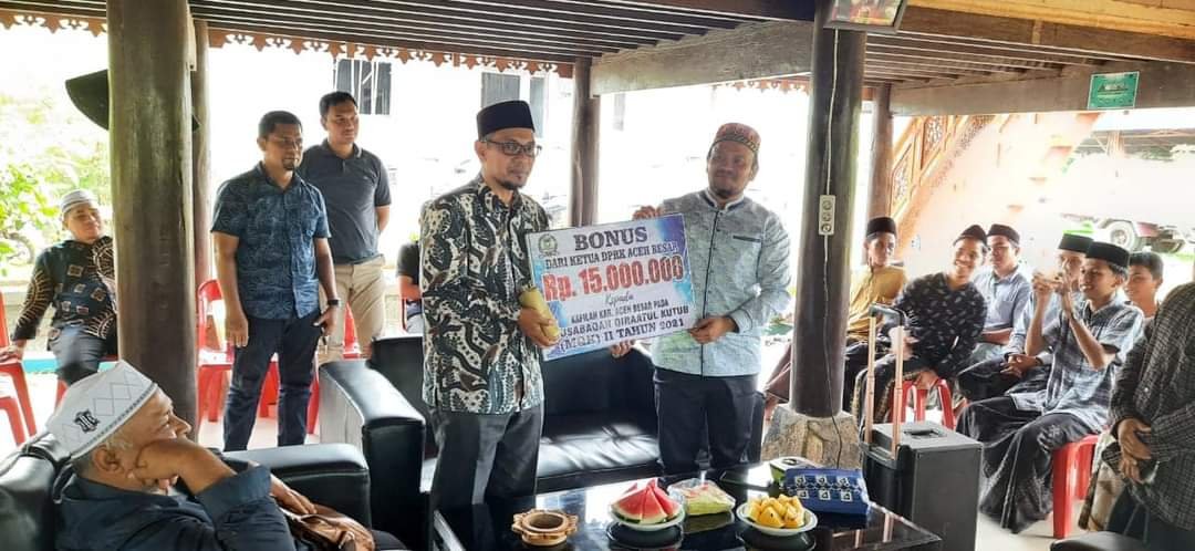 Ketua DPRK Aceh Besar Beri Bonus Rp15 Juta untuk Kafilah MQK