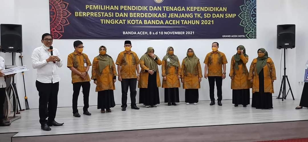 Kadisdikbud Banda Aceh Tutup Penilaian GTK Berprestasi, Berikut Juaranya 1 FB IMG 1636545371657