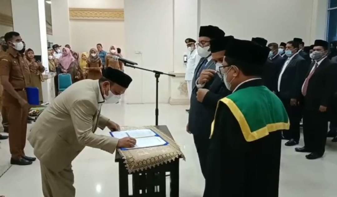 Bupati Aceh Besar Lantik Puluhan Pejabat