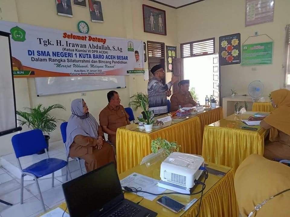 Ketua Komisi VI DPR Aceh Kunjungi SMA Negeri 1 Kuta Baro 1 FB IMG 1643681293841