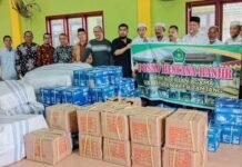Kemenag Aceh Besar Bantu Korban Banjir di Aceh Tamiang