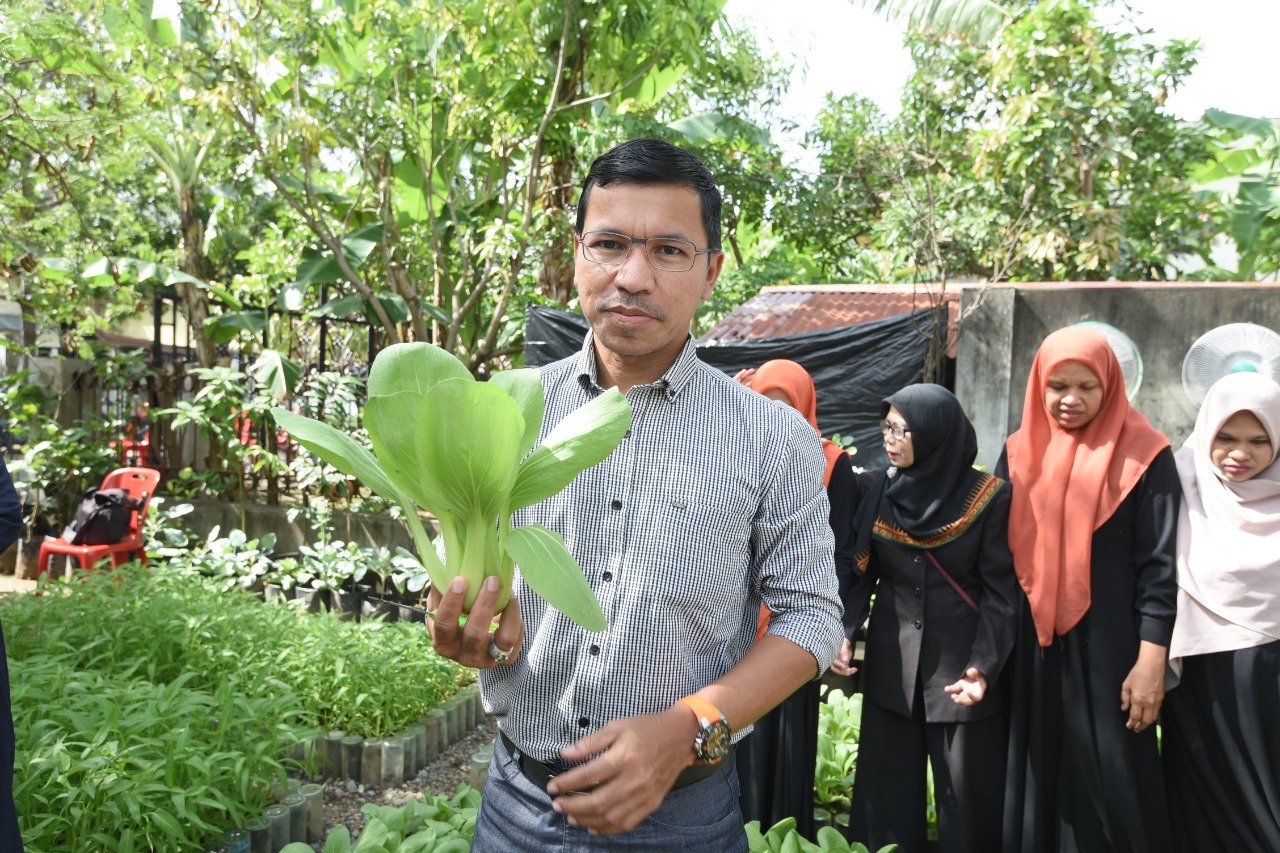 Dukung Program Ketahanan Pangan, Ketua DPRK Apresiasi KWT Banna Tani Gampong Kota Baru