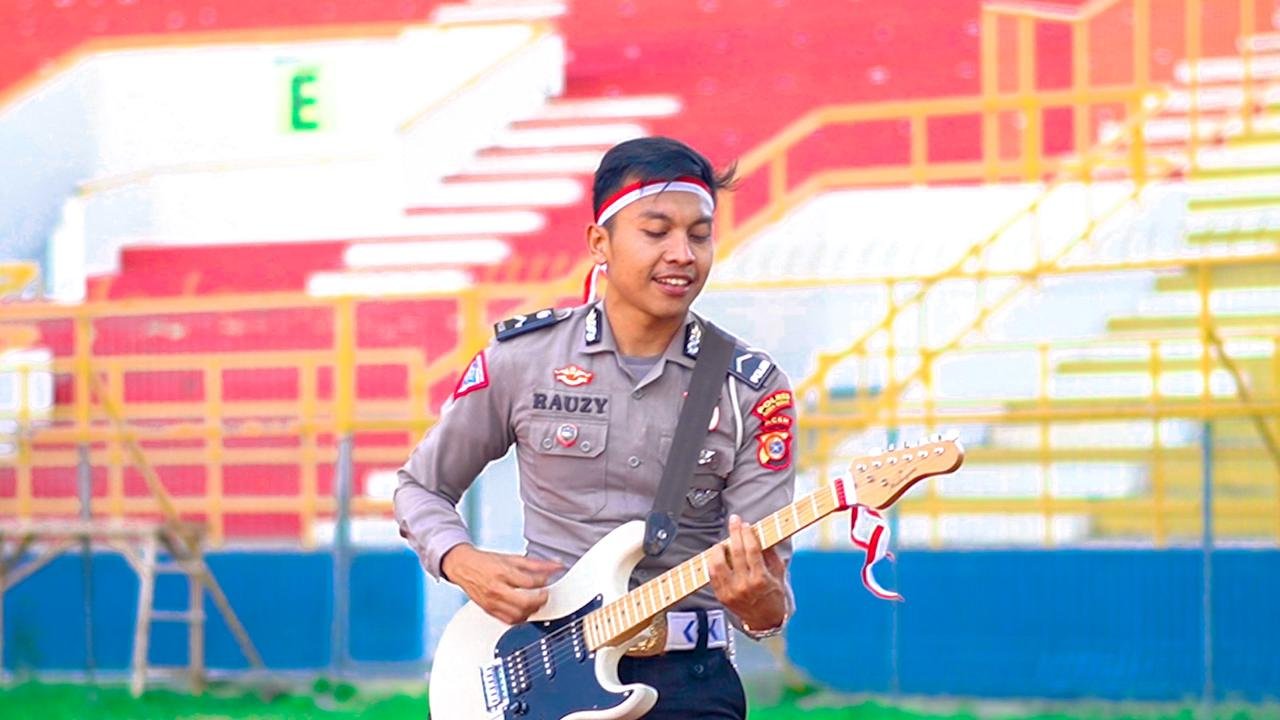 Viral karena Cover Lagu, Bripda Rauzy Iranda Diundang untuk Tampil di Trans TV