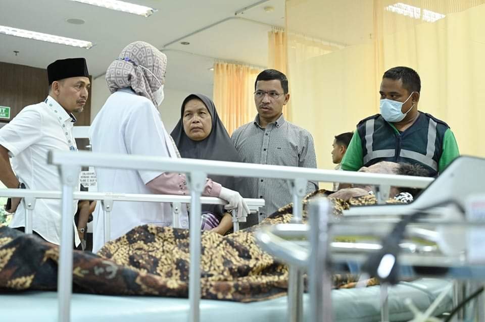 Farid Nyak Umar Rujuk Bang Buyong Penderita Autoimun ke RSU Meuraxa