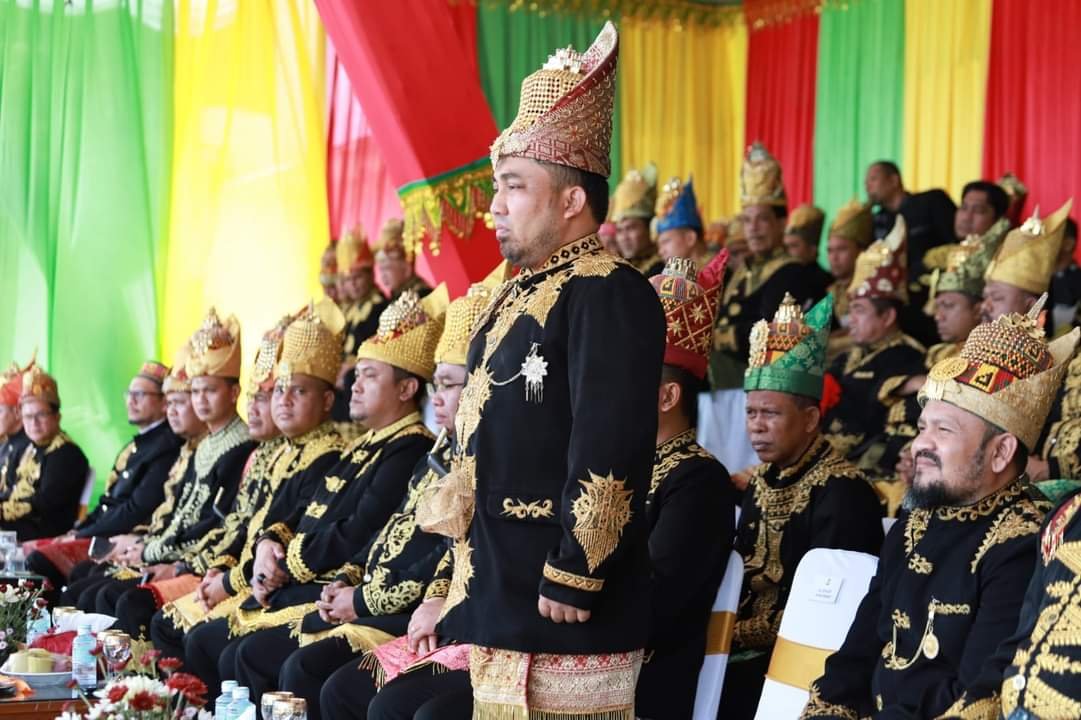 Pj Bupati Inspektur Upacara Hardiknas dan HUT ke-39 Kota Jantho