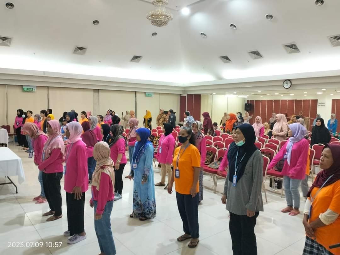 Pekerja Migran Indonesia memperoleh Self Care dari Dosen Fakultas Psikologi UIN Ar-Raniry di Malaysia 1 FB IMG 1689398294088