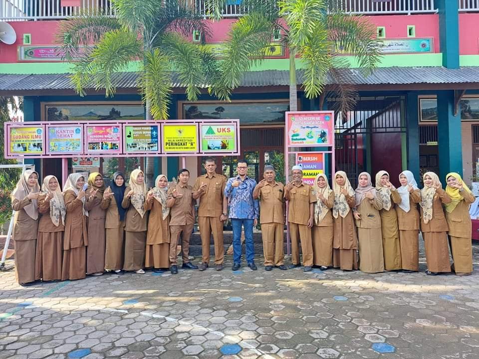 Musriadi : Pendidikan Moral Sebagai Landasan Nilai Karakter Berperilaku