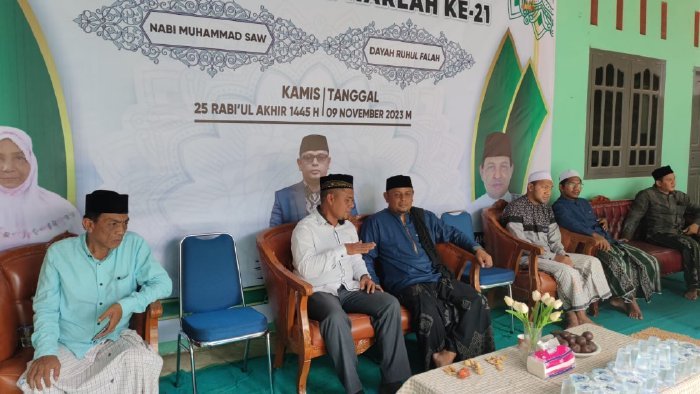 Wakili Pj Bupati, Kadisdik Dayah Aceh Besar Hadiri Maulid Akbar dan Harlah Ke 21 Dayah Ruhul Falah