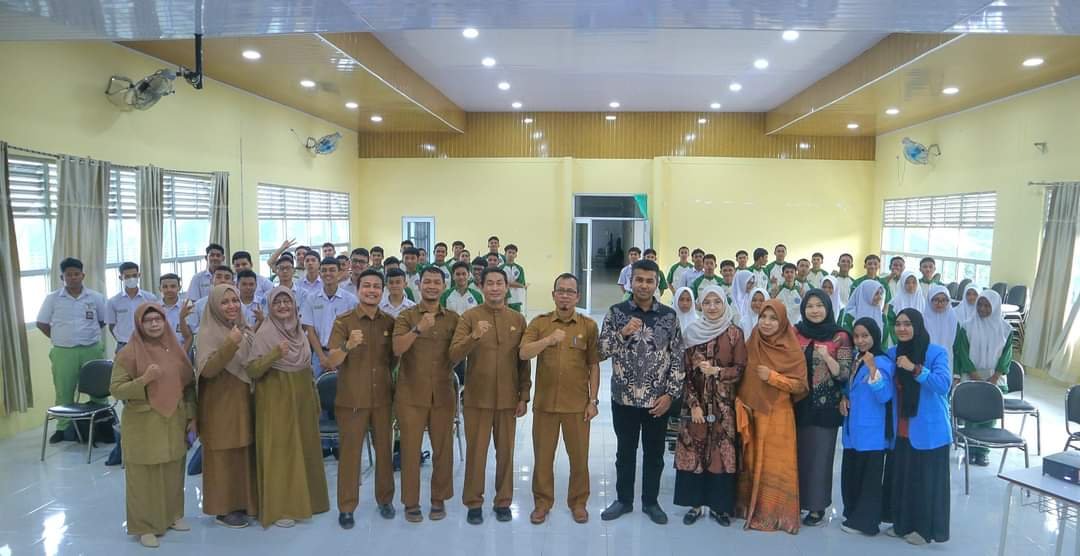 Prodi Desain Interior ISBI Aceh Ajak Siswa-Siswi SMKN 2 Banda Aceh Eksplorasi Model 3 Dimensi