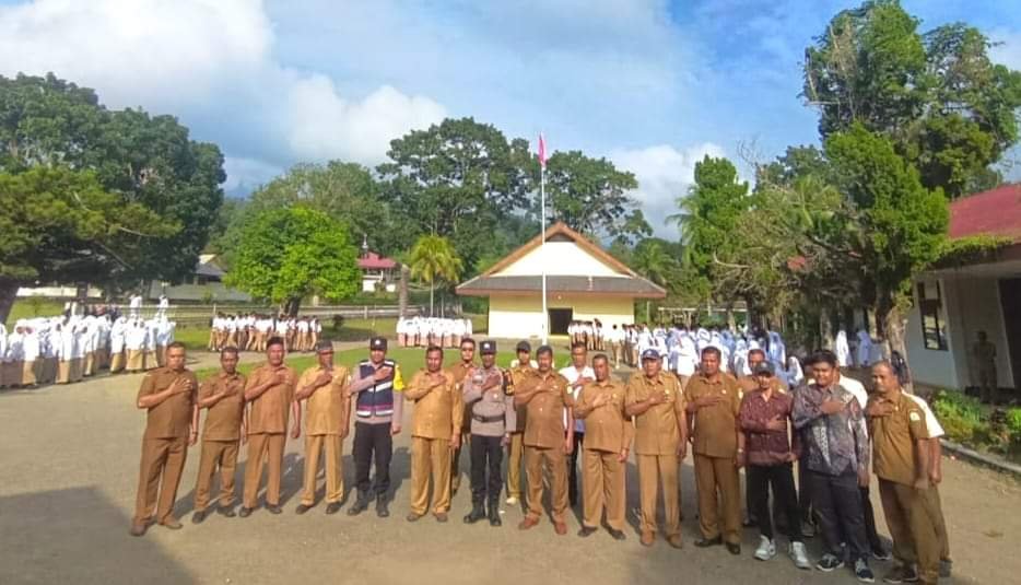 SMK-PP Negeri Saree Undang Polsek Lembah Seulawah Jadi Pembina Upacara 1 FB IMG 1707106853447