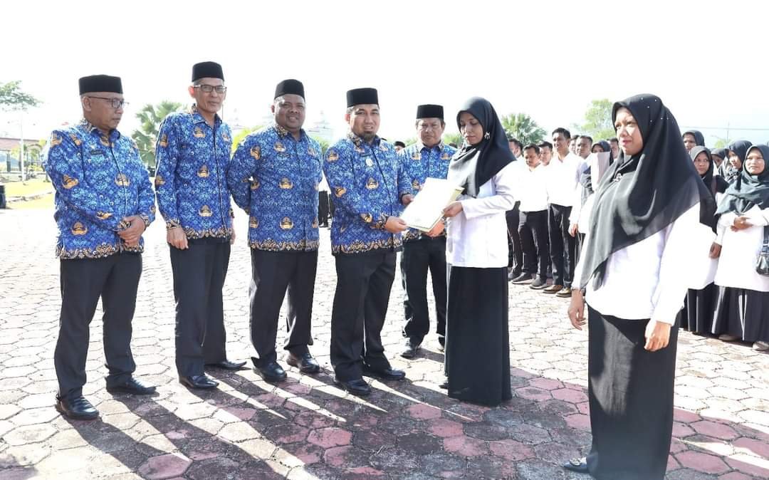 566 Guru P3K dan Tenaga Kontrak Aceh Besar Terima Perpanjangan SK