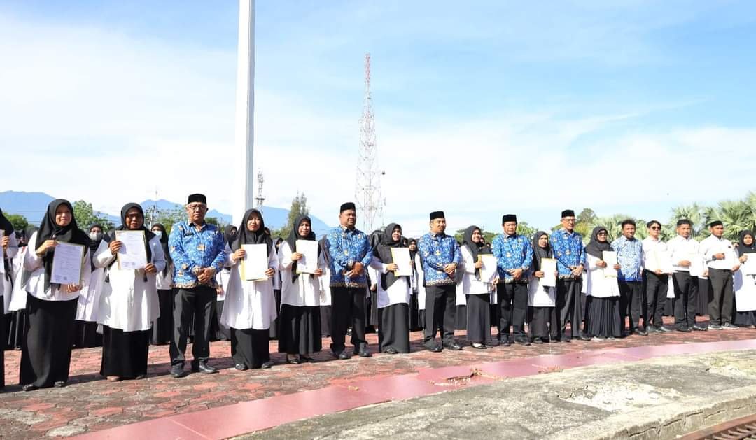 566 Guru P3K dan Tenaga Kontrak Aceh Besar Terima Perpanjangan SK 2 FB IMG 1708313532516