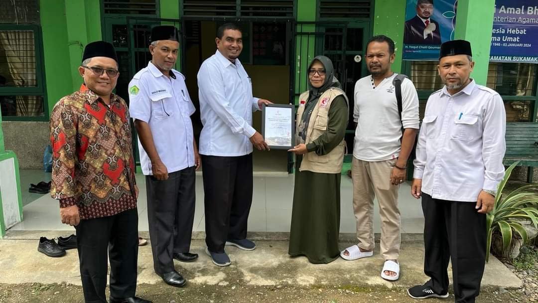 Lanjutkan aksi peduli Palestina, Kemenag Aceh Besar terima Award dari MER-C