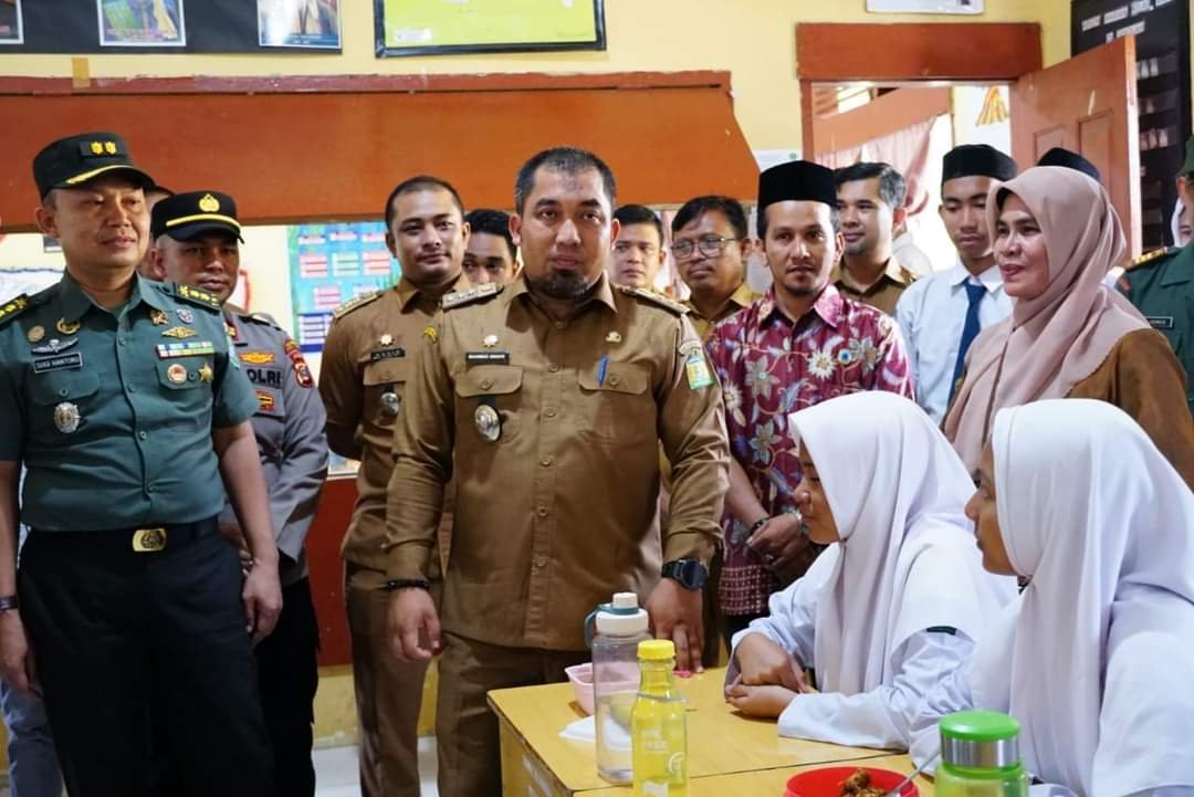Perdana di Aceh, Kabupaten Aceh Besar Simulasi ‘Makan Siang Gratis’ Bergizi bagi Pelajar SMP