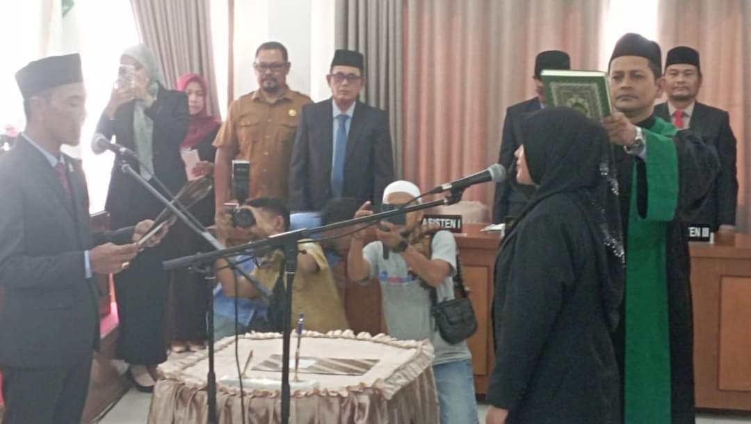 Uswatul Khairat Dilantik sebagai Anggota DPRK Bireuen