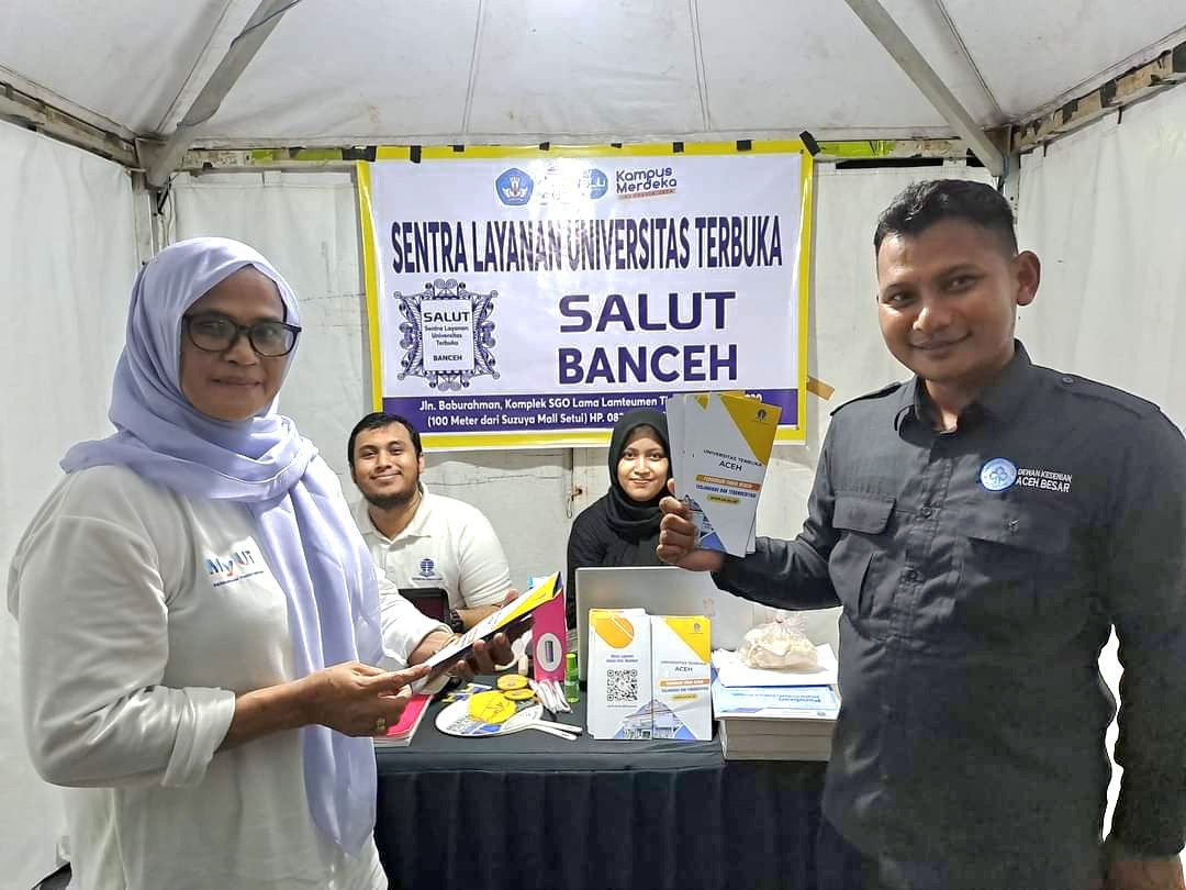 Gratis Pendaftaran Mahasiswa Baru di Stand UT Aceh acara KPA II ISBI Aceh di Kota Jantho