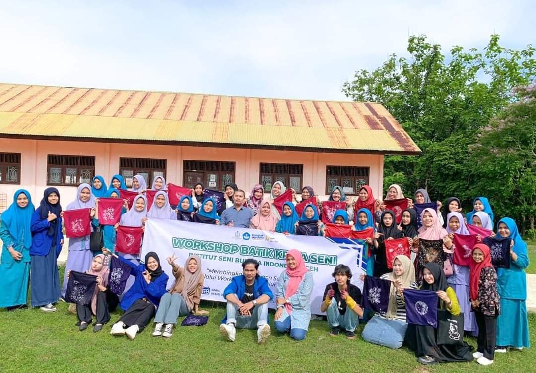 Prodi Kriya Seni Jurusan Seni Rupa dan Desain ISBI Aceh Adakan Workshop Batik Membingkai Kekayaan Sejarah