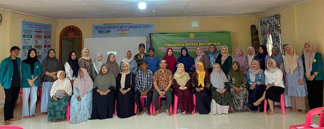 Dosen MM FE Unmuha tingkatkan Literasi Keuangan dan Digital UMKM Rotan di Gampong Lamgaboh Kec. Lhoknga Aceh Besar