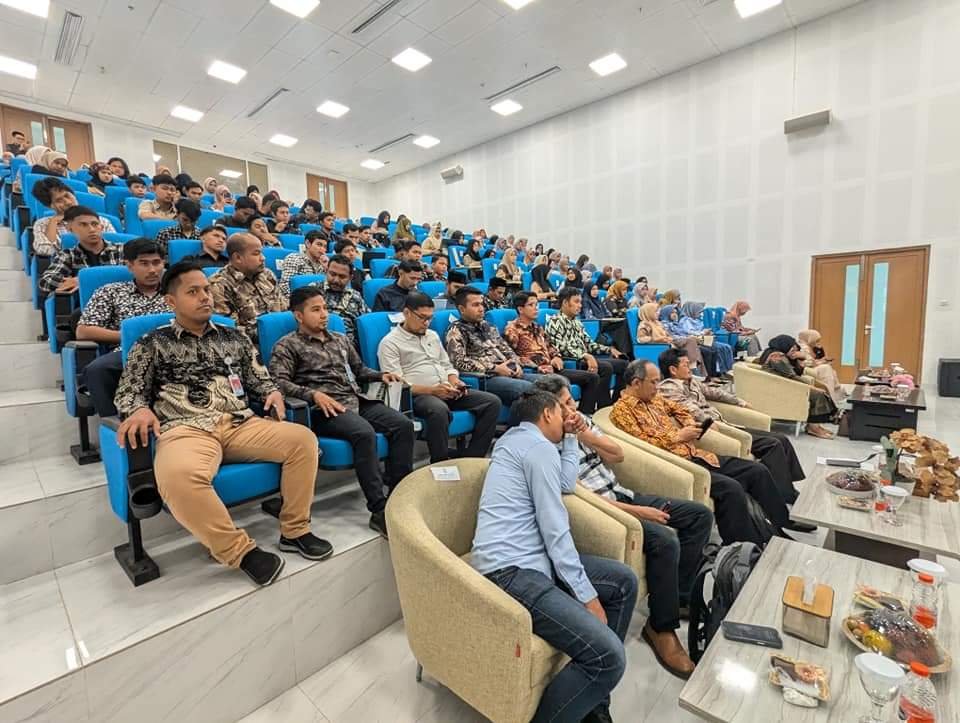 ISBI Aceh Hadirkan Safuadi PhD Kakanwil Bea Cukai Aceh pada Kuliah Umum 1 FB IMG 1733380628088