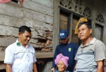 Ketua Fraksi PKB DPRK Aceh Besar Kembali Salurkan Kursi Roda