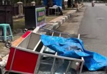 Aduss, Rak Jajanan Puasa Hancur Lebur di Darussalam