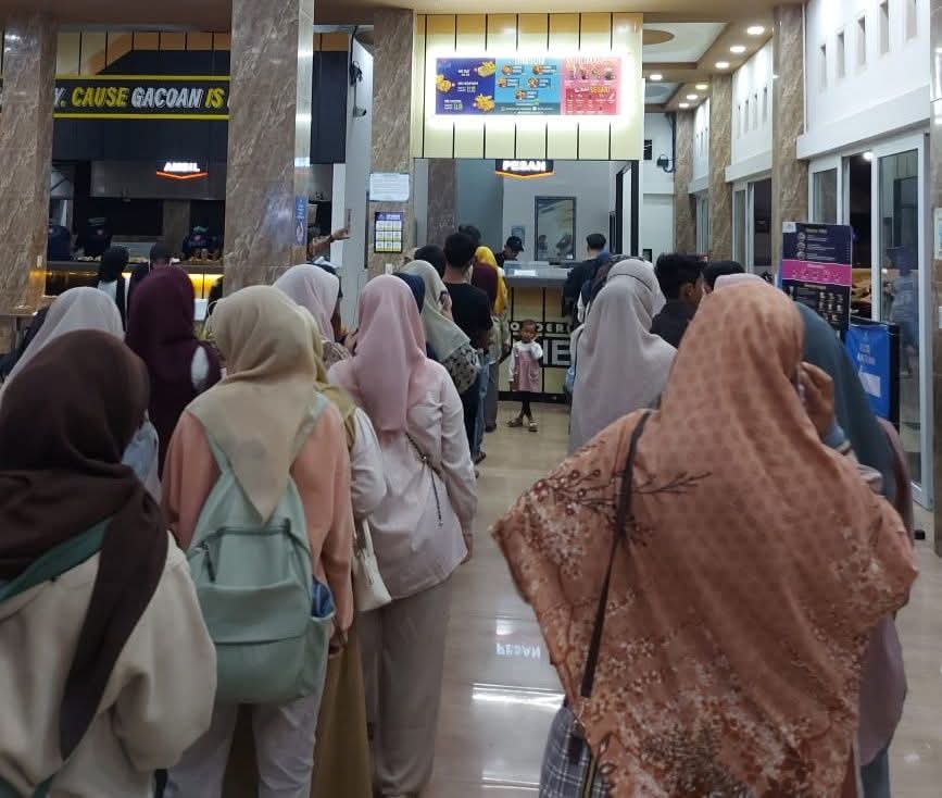 Mie Gacoan Bireuen "Diserbu" Pembeli 1 FB IMG 1749480759477