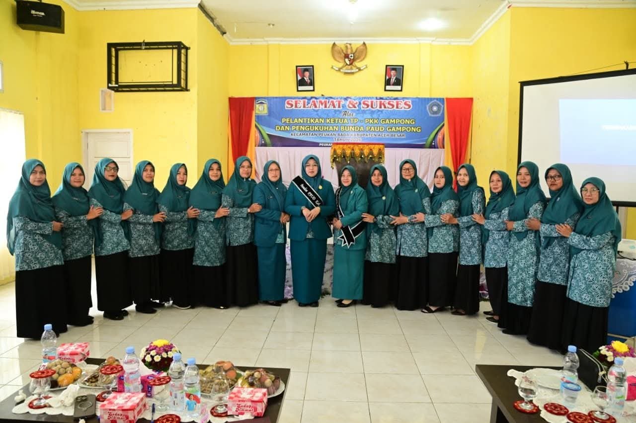 Ketua TP PKK Kecamatan Peukan Bada Lantik 8 Ketua TP-PKK Gampong 1 FB IMG 1769514711980