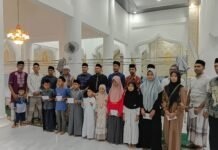 Masjid Baiturrahim Gelar Bukber, Santuni Anak Yatim dan Peusijuk Imum Chiek Baru