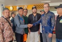 Camat Pulo Aceh bersama Panglima Laot Aceh Besar Jemput Kepulangan Nelayan yang Terdampar ke Srilangka