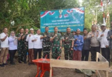 Tentara Perkuat Kemanunggalan dengan Rakyat Melalui Pembangunan Jembatan Garuda dan Program Gentengisasi