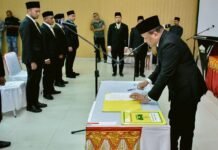 BUPATI BIREUEN LANTIK PEJABAT PIMPINAN TINGGI PRATAMA, TEKANKAN INTEGRITAS DAN PERCEPATAN KINERJA