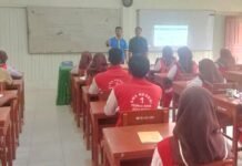 Alumnus S2 PMP UBBG Beri Materi Literasi Menulis di SMAN 1 Peukan Bada