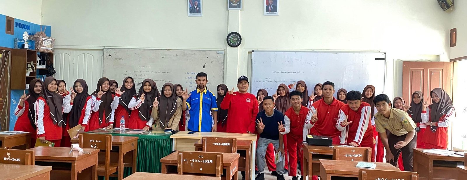 SMAN 1 Peukan Bada Gelar Workshop Menulis bagi Siswa 1 FB IMG 1778929472299