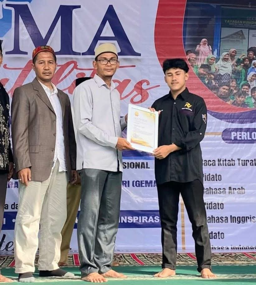 Mahasiswa STAI Nusantara, Ulfan Hariandi Juara 1 Bahasa Inggris dan Muhammad Nazar Juara II Baca Kitab Turats Tingkat Nasional 1 FB IMG 1784864592065