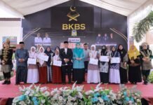 Bupati Syech Muharram Serahkan Piala Juara Beut Kitab Bak Sikula, Komit Perkuat Pendidikan Karakter Islami