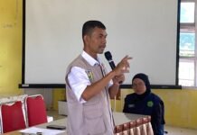 Perkuat Literasi, Sekcam Peukan Bada Jadi Narasumber Workshop Menulis dan Fotografi bagi Mahasiswa KKN Unaya