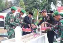 Peringati HUT ke-81 RI, Kapolres Bireuen Ziarahi Makam Pejuang Kemerdekaan di Jeumpa
