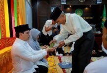 Rektor UIN Ar-Raniry dan Istri Dipeusijuek, Awali Amanah Periode 2026-2030
