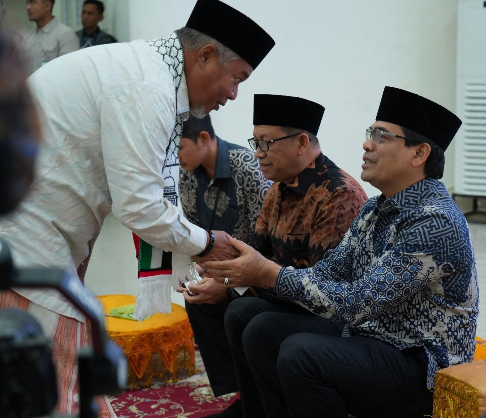 Dua Rektor di Aceh Dipeusijuek, Bupati Muharram Turut Hadir 1 FB IMG 1788602310844
