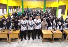 Kerja Sama dengan PGRI Aceh Besar, KKKS SD Wilayah IV Gelar Implementasi Pembelajaran Mendalam Melalui Interactive Flat Panel