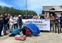 PT SBA Serahkan Mesin Penyedot Pasir untuk Nelayan Lhok Krueng Raba Lhoknga